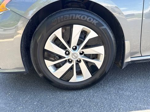 Used 2024 Nissan Altima 2.5 S FWD image 8