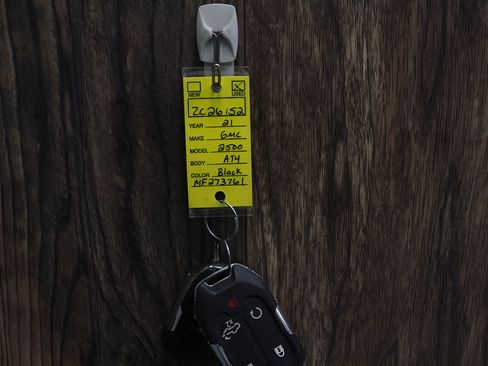 Used 2021 GMC Sierra 2500 AT4 w/ AT4 Preferred Package AWD/4WD image 34