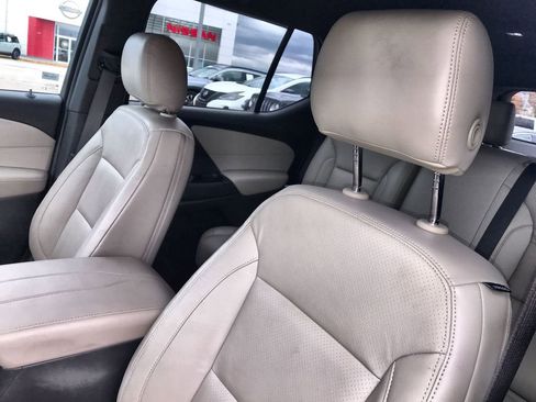 Used 2023 Chevrolet Traverse LT w/ LPO, Floor Liner Package FWD image 11