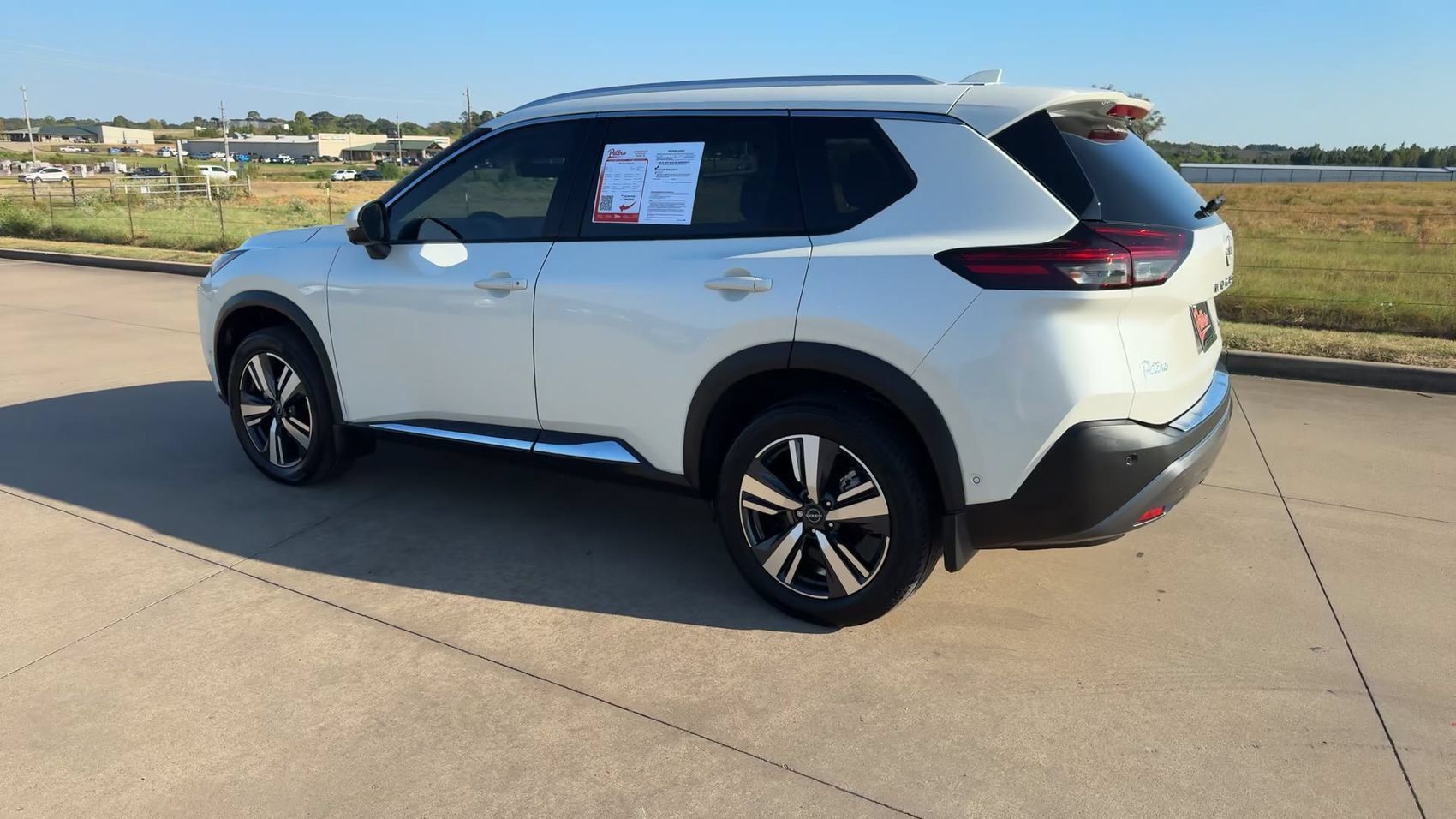 Used 2023 Nissan Rogue SL w/ SL Premium Package FWD image 7