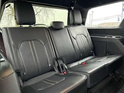 Used 2023 Ford Expedition Platinum image 38