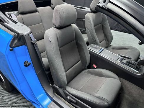 Used 2014 Ford Mustang Convertible image 38