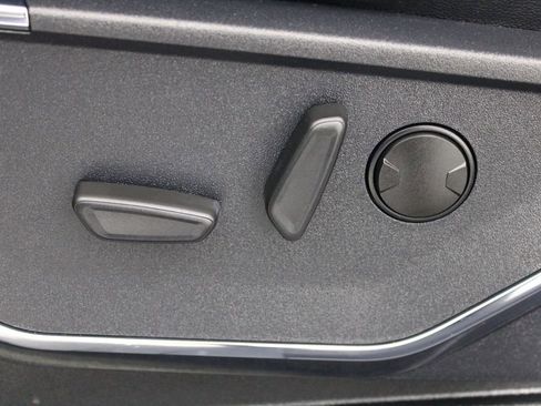 Used 2023 Ford F150 Lariat image 19