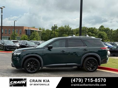Used 2022 Nissan Pathfinder SL AWD/4WD image 4