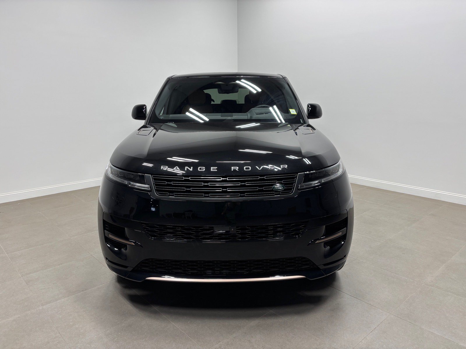 New 2027 Land Rover Range Rover Sport Dynamic SE AWD/4WD image 3