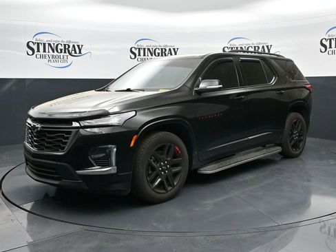 Used 2023 Chevrolet Traverse Premier w/ Redline Edition image 3
