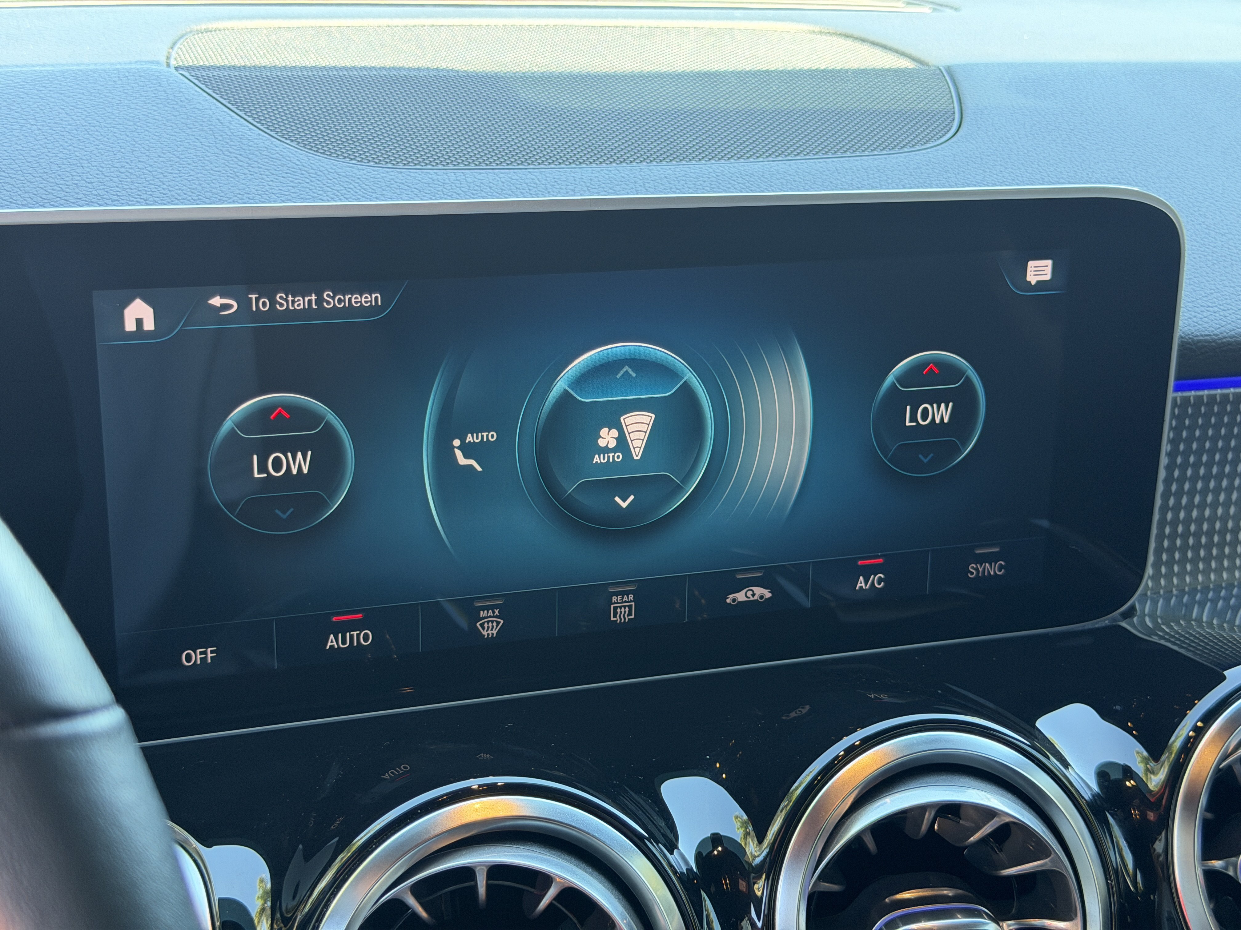 Used 2020 Mercedes-Benz GLB 250 image 26