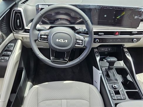 New 2025 Kia Sorento S w/ Panoramic Sunroof Package image 6