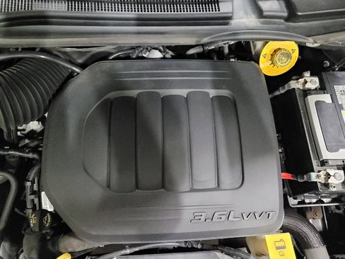 Used 2019 Dodge Grand Caravan SXT image 30