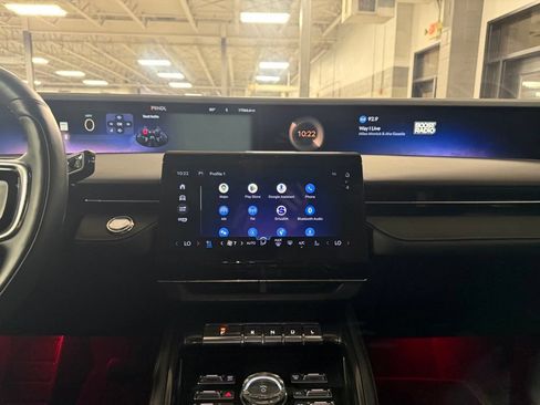 Used 2024 Lincoln Nautilus Reserve w/ Equipment Group 202A AWD/4WD image 11