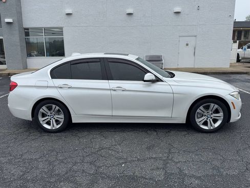 Used 2017 BMW 330i Sedan w/ Premium Package RWD image 5
