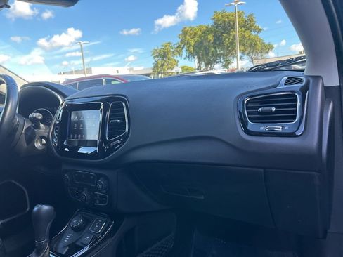 Certified 2020 Jeep Compass Latitude image 23