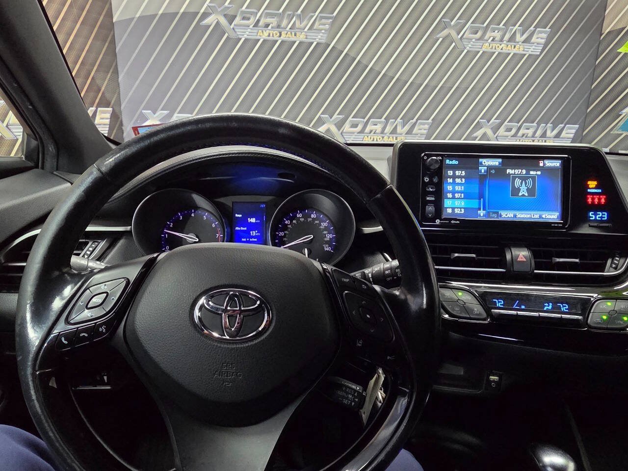 Used 2018 Toyota C-HR XLE FWD image 17