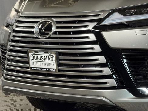 New 2025 Lexus LX 700h Luxury image 3