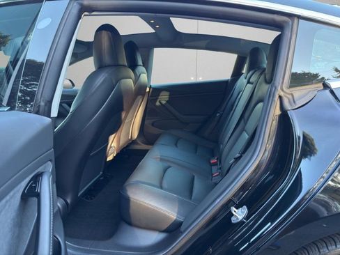 Used 2019 Tesla Model 3 Standard Range Plus image 10