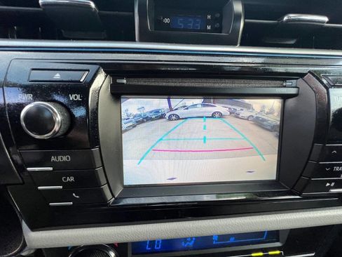Used 2015 Toyota Corolla LE FWD image 17