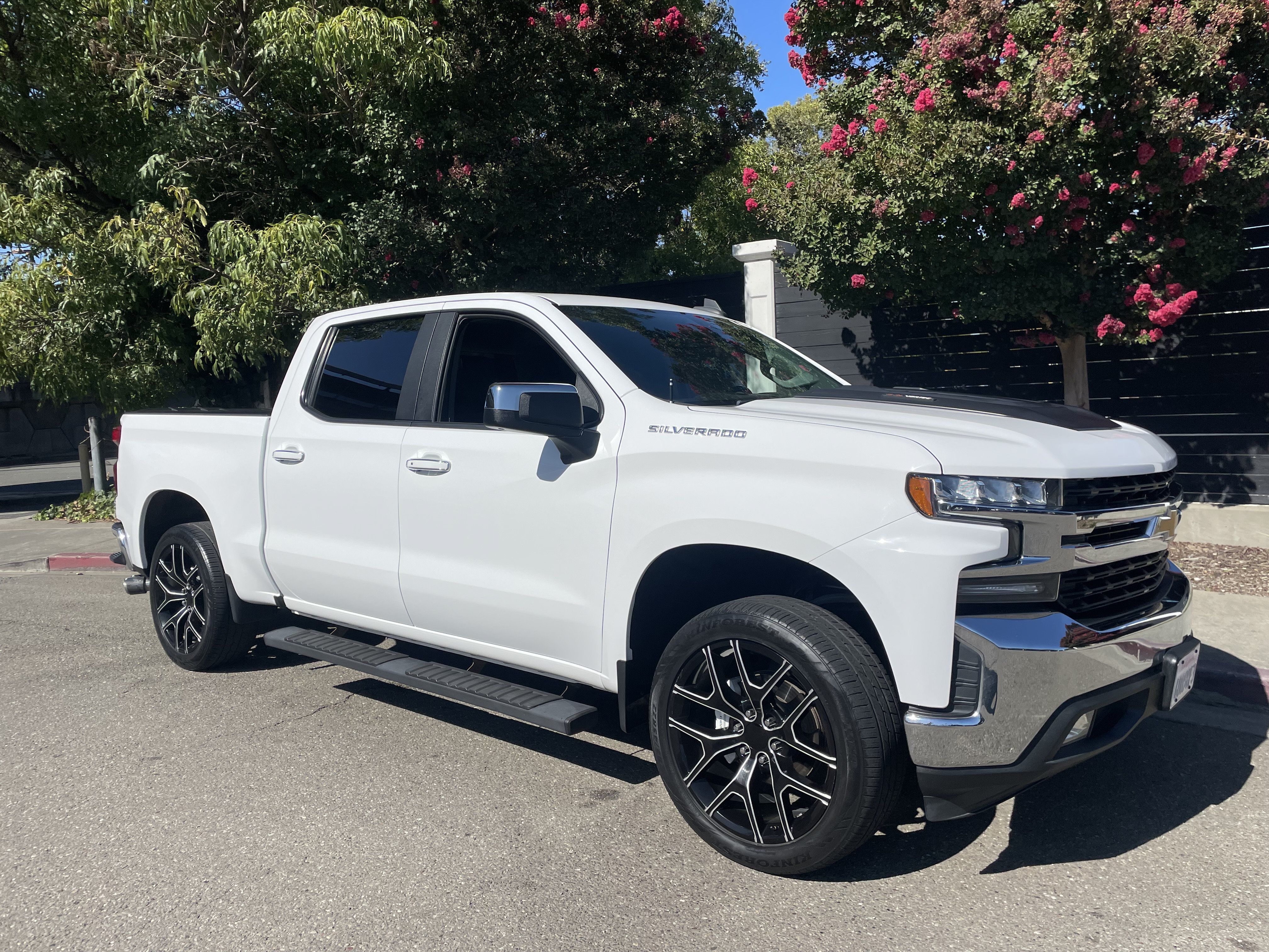 Used 2020 Chevrolet Silverado 1500 LT w/ All-Star Edition RWD image 2