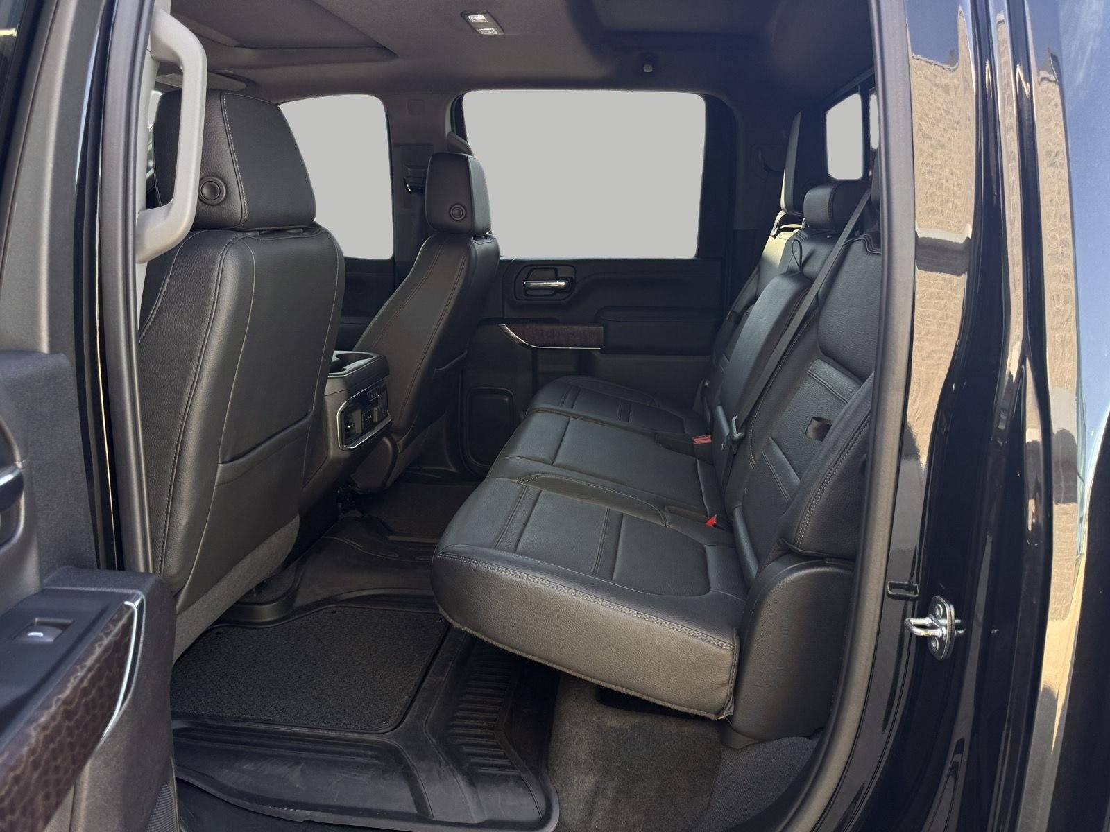 Used 2023 GMC Sierra 3500 Denali w/ Denali Black Diamond Edition AWD/4WD image 24