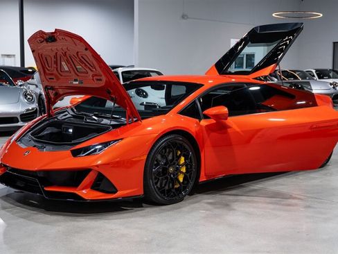 Used 2021 Lamborghini Huracan EVO AWD/4WD image 32