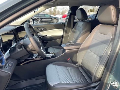 New 2026 Chevrolet Trax LT w/ Sunroof Package image 10