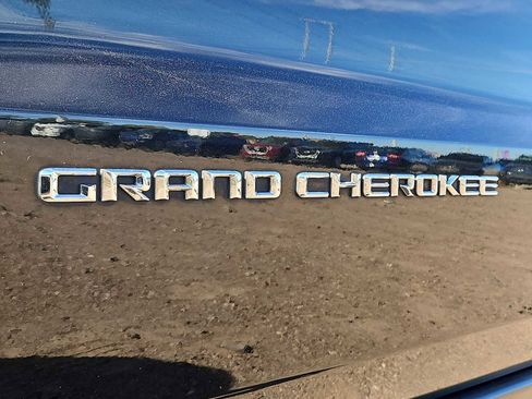 Used 2014 Jeep Grand Cherokee Laredo w/ 18" Wheel & 8.4" Radio Group image 13