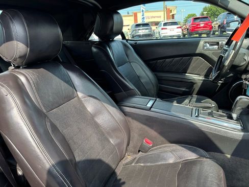 Used 2014 Ford Mustang GT Premium image 9