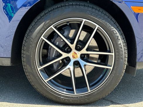 Used 2024 Porsche Macan AWD/4WD image 42