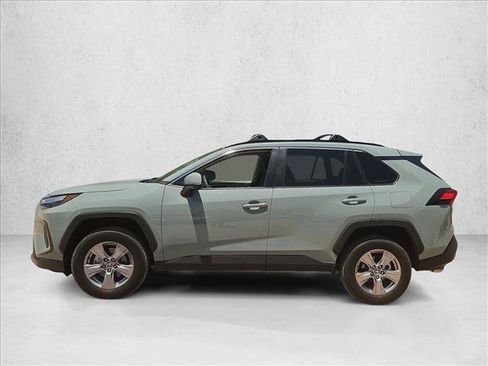 Used 2022 Toyota RAV4 XLE w/ Convenience Package FWD image 10