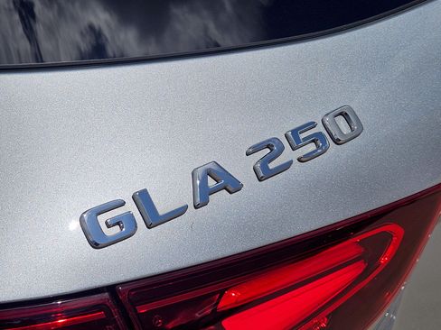 Certified 2025 Mercedes-Benz GLA 250 image 27