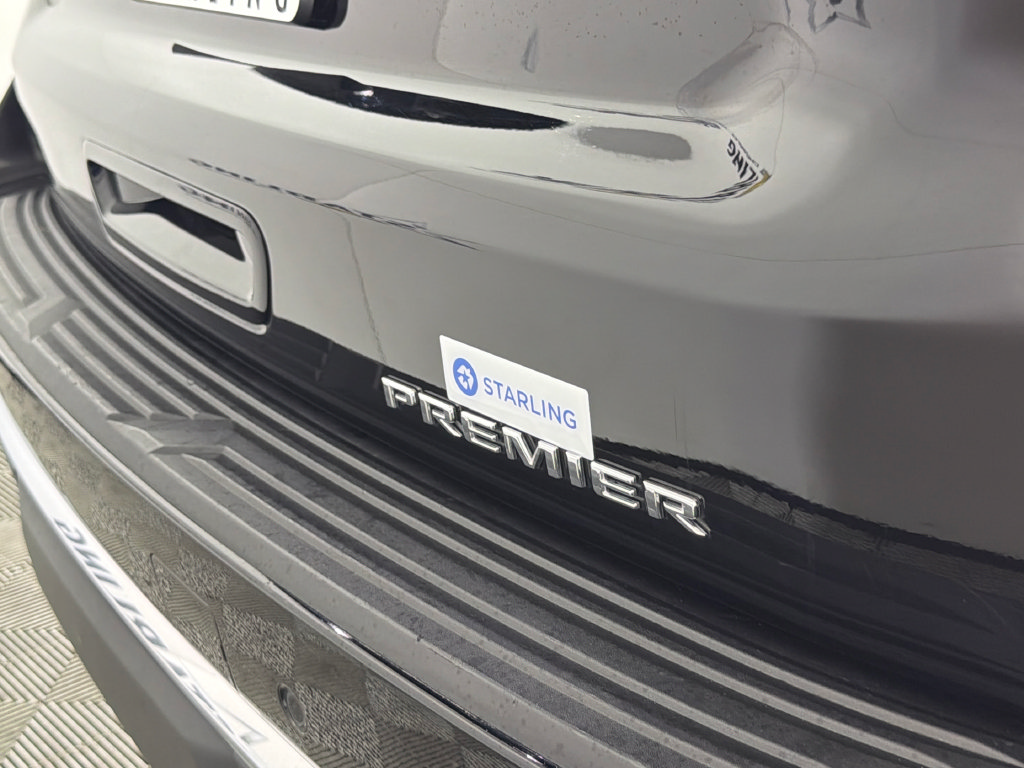 Used 2025 Chevrolet Suburban Premier RWD image 41