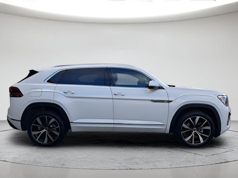 New 2026 Volkswagen Atlas Cross Sport SEL Premium R-Line AWD/4WD image 2