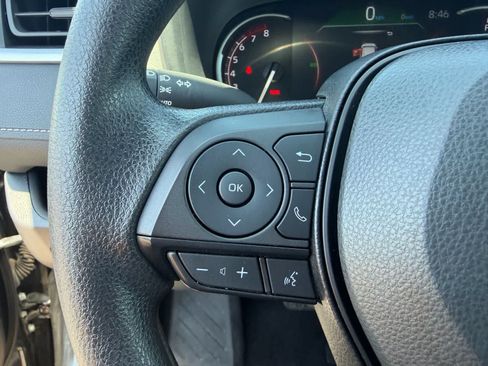 Used 2025 Toyota RAV4 XLE FWD image 14