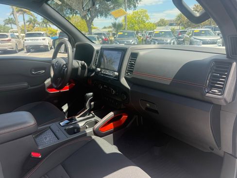 Used 2023 Nissan Frontier PRO-4X w/ Pro Convenience Package image 12