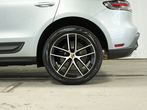 New 2026 Porsche Macan image 42