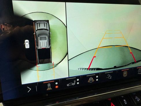 Used 2024 Chevrolet Silverado 1500 LT Trail Boss w/ Convenience Package II AWD/4WD image 34