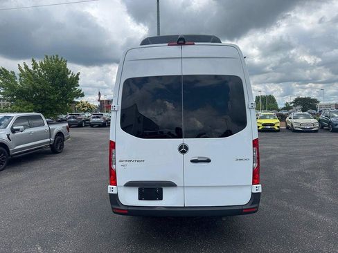 Used 2025 Mercedes-Benz Sprinter 2500 image 4