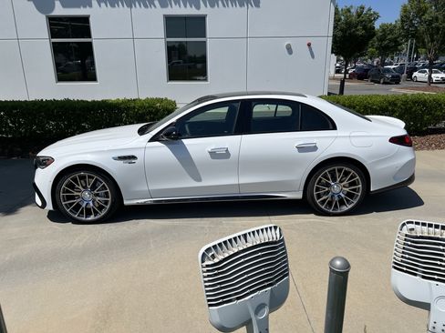New 2026 Mercedes-Benz E 53 AMG e 4MATIC Sedan image 6