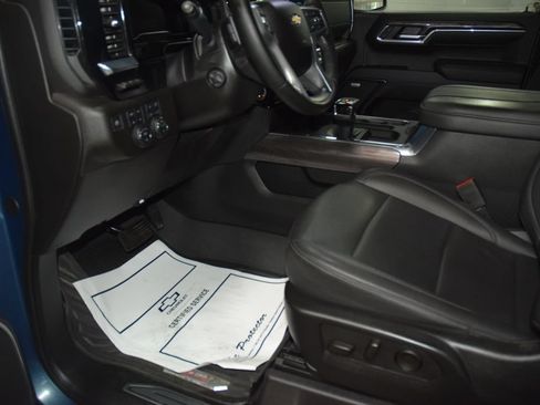 Used 2024 Chevrolet Silverado 1500 LTZ w/ LTZ Premium Package AWD/4WD image 40