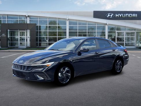New 2026 Hyundai Elantra Sport FWD image 2
