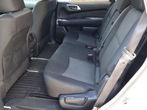 Used 2020 Nissan Pathfinder SV FWD image 5