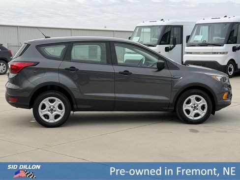 Used 2019 Ford Escape S image 3