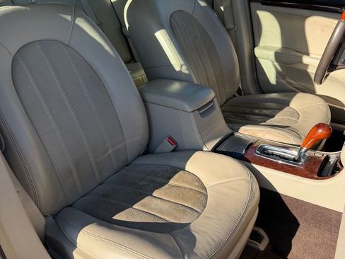 Used 2011 Buick Lucerne Super image 19