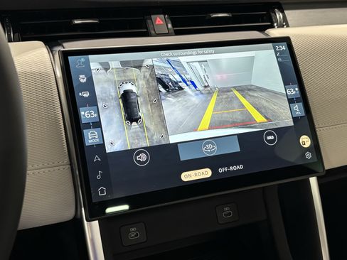 New 2026 Land Rover Discovery Sport Landmark AWD/4WD image 20