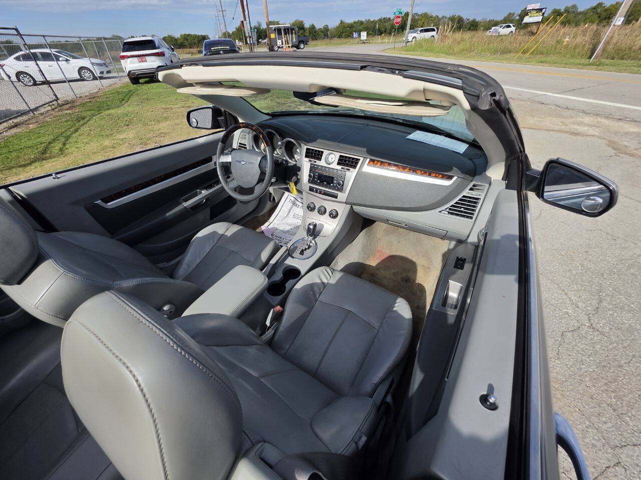 Used 2008 Chrysler Sebring Limited FWD image 4