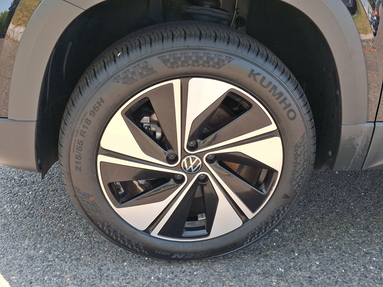 Certified 2024 Volkswagen Taos SE AWD/4WD image 9