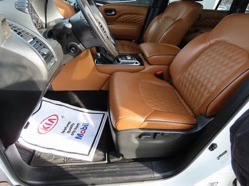 Used 2023 INFINITI QX80 Sensory w/ All-Season Package image 46