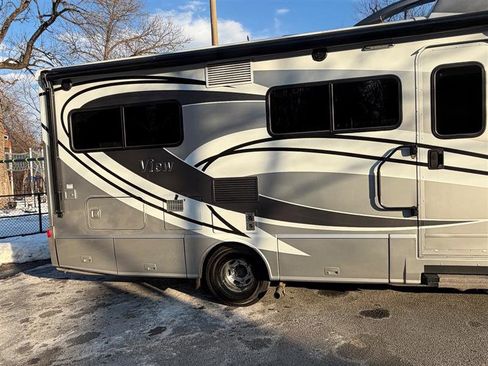 Used 2015 Mercedes-Benz Sprinter 3500 image 7