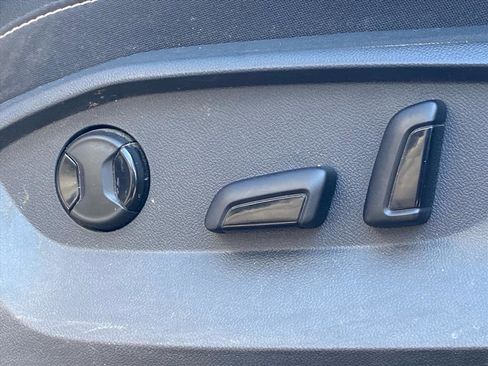 Used 2022 Volkswagen Taos SE image 10