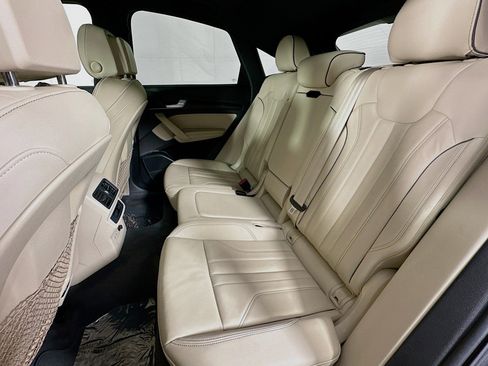 Used 2022 Audi Q5 2.0T Premium Plus w/ Premium Plus Package image 9