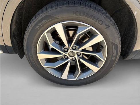 Used 2023 Audi Q5 2.0T Premium Plus w/ Premium Plus Package AWD/4WD image 9